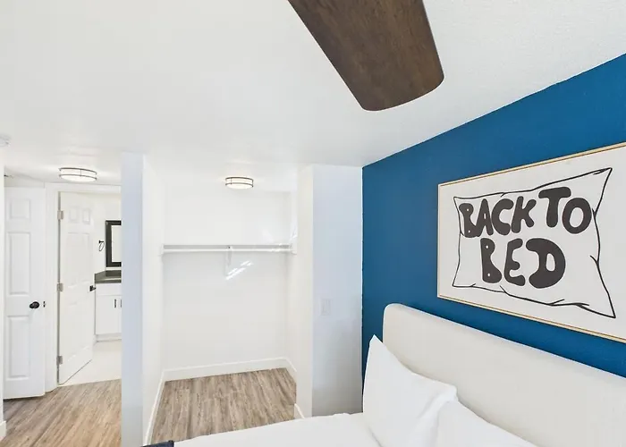 Sunrise Vista-walk To Downtown Old Town & Bars! Holiday home *